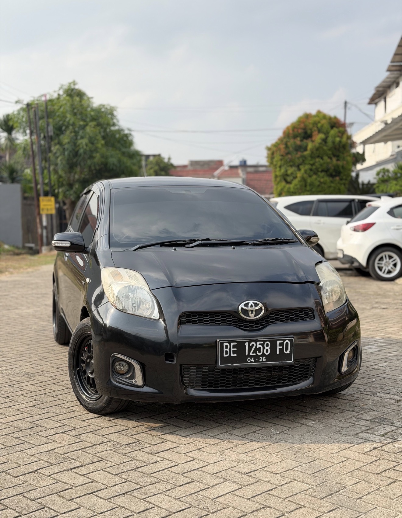 Toyota Yaris E